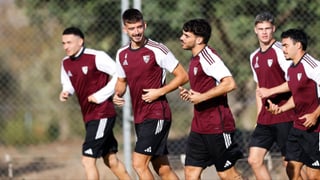El Sevilla viaja a Valencia con una de cal, dos de arena y un sorpresón: Luis García Plaza recupera a Fábio Cardoso  