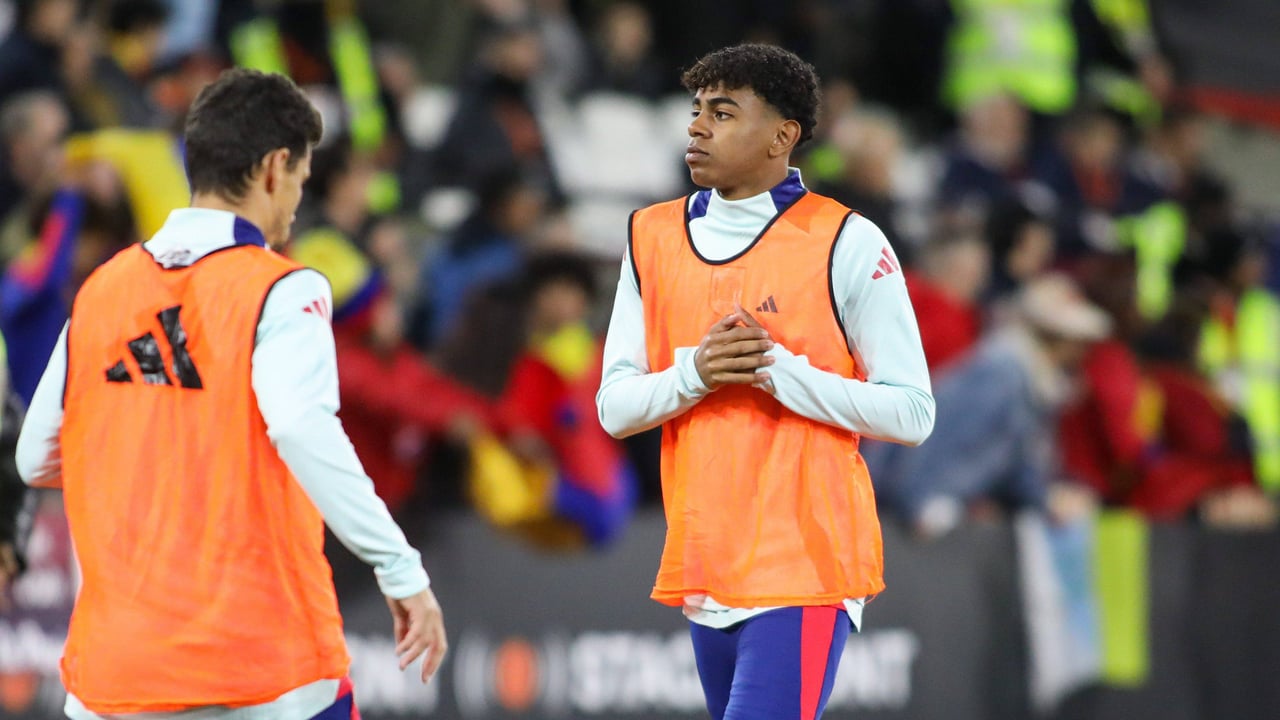 Lamine Yamal comunica su elección a Luis de la Fuente