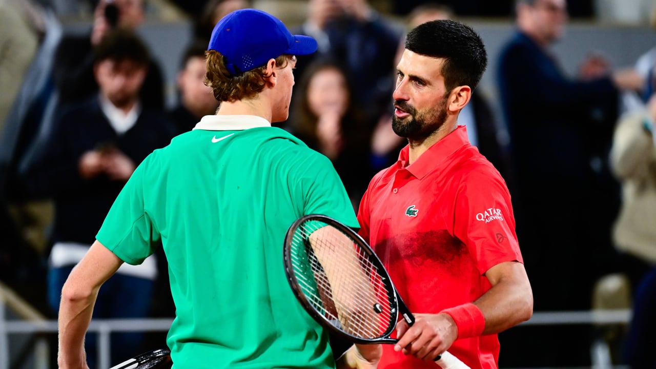 Sinner habla sin tapujos sobre Djokovic tras derrotarle en París