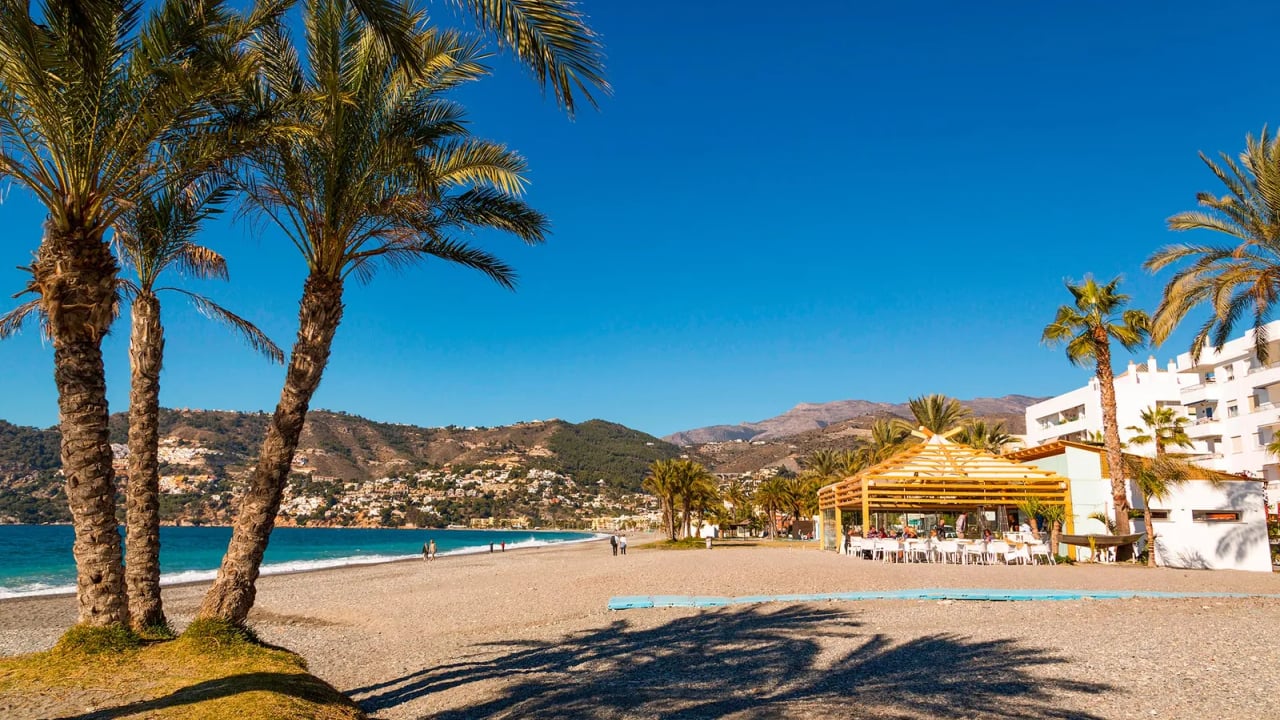 La playa andaluza donde te sentirás como en el Caribe