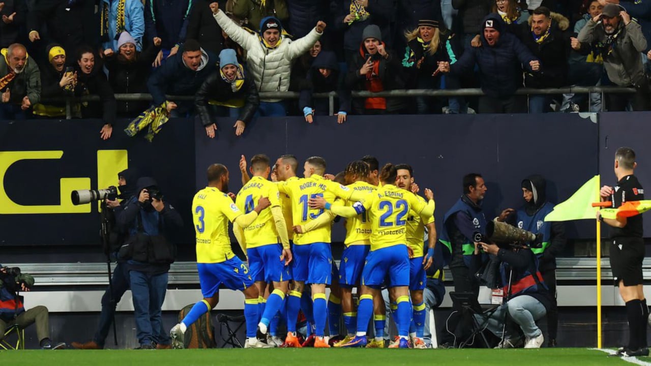 El Cádiz hace efectiva las buenas sensaciones y abre una puerta a la esperanza