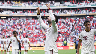 El emotivo homenaje de Álex Baena tras su gol ante Uruguay