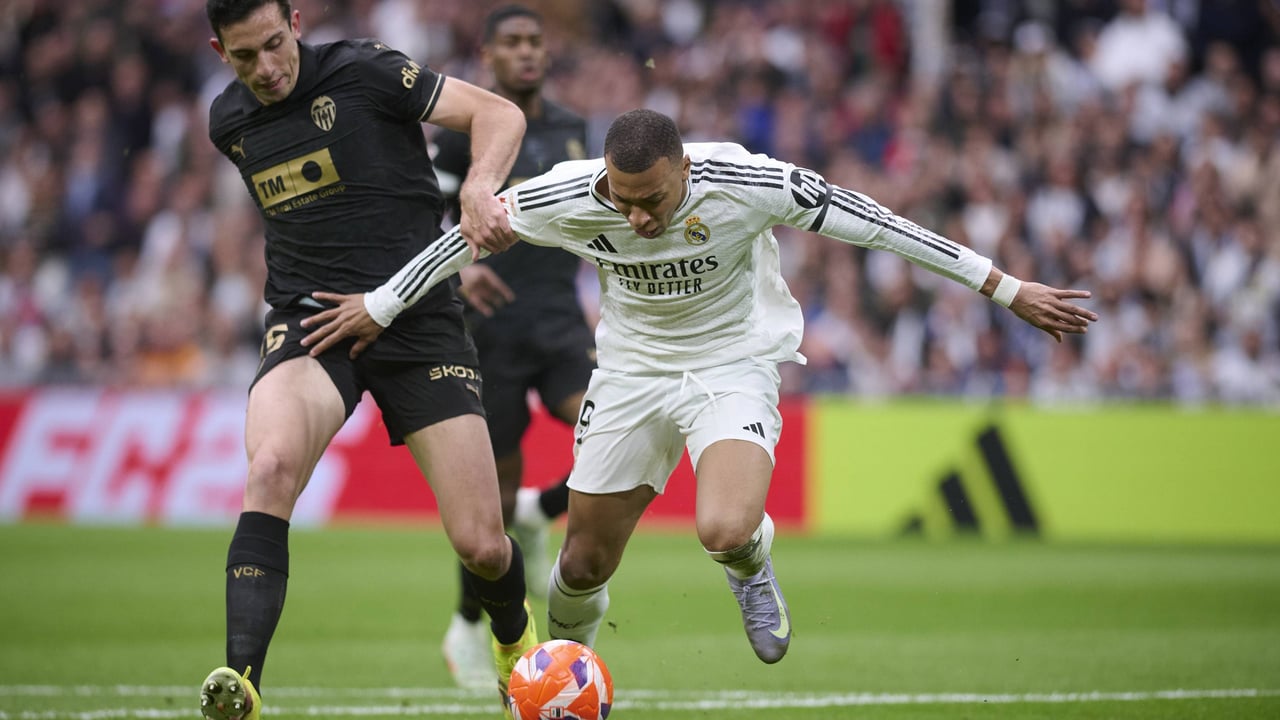 Faltas y conducta incorrecta: Regla 12 del reglamento FIFA del fútbol