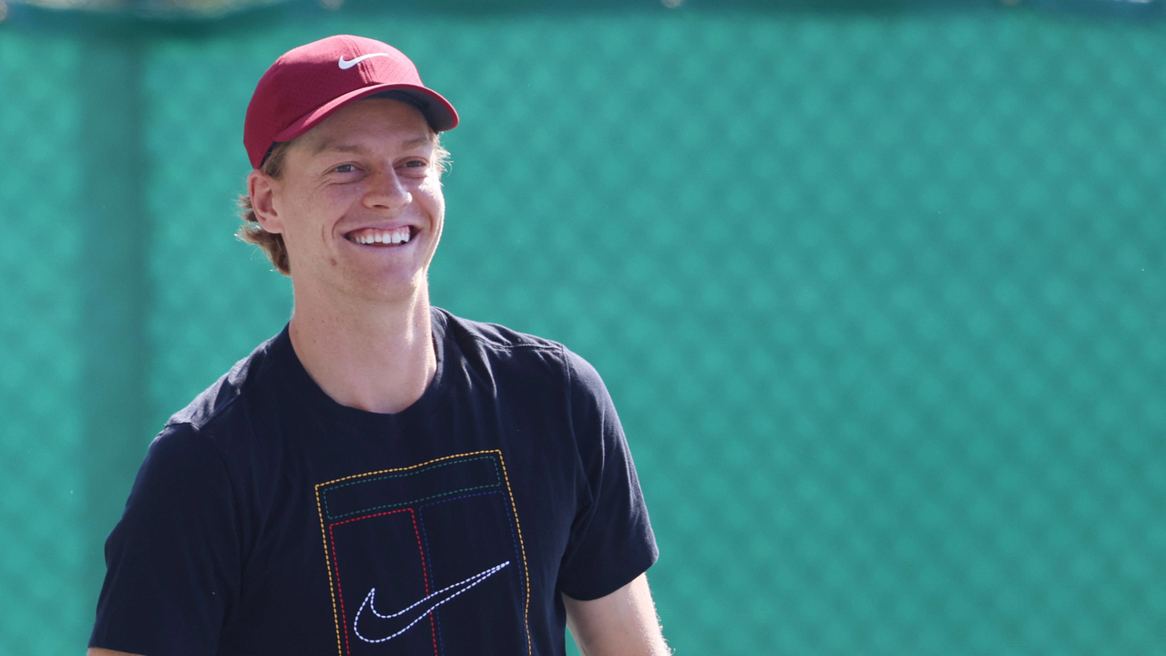 Sinner, rival de Carlos Alcaraz por el número 1 del ranking ATP, toma una decisión con su lesión y cuenta con Darren Cahill