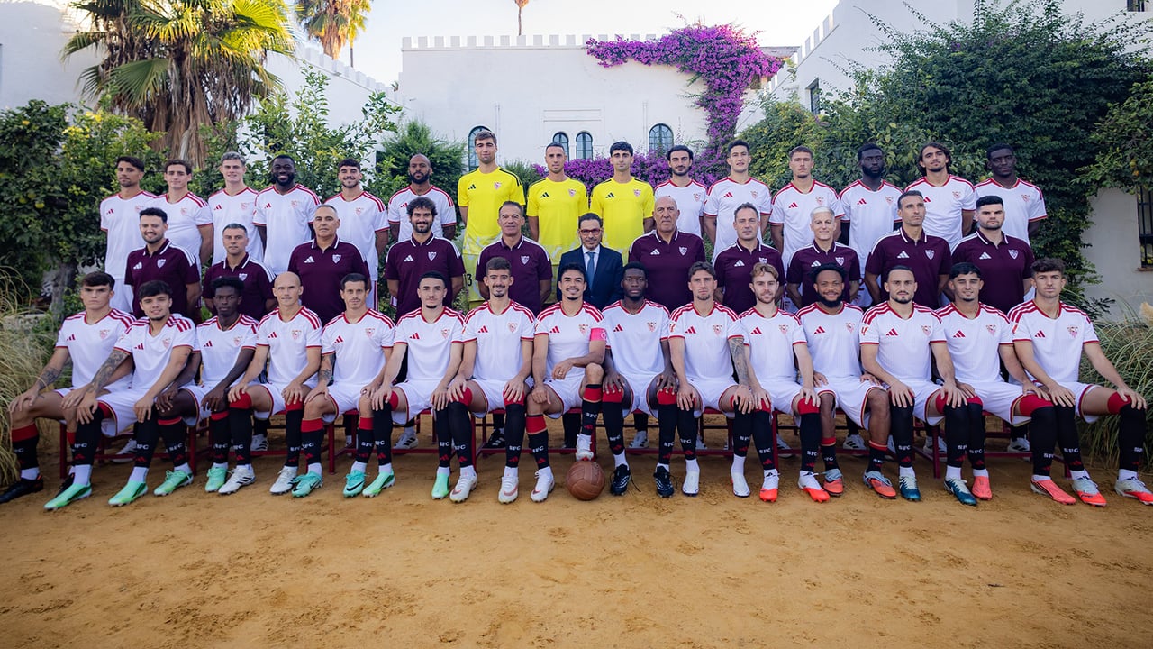 El Sevilla más literario rinde tributo a la 'Generación del 27' en su foto oficial de la temporada 26/27