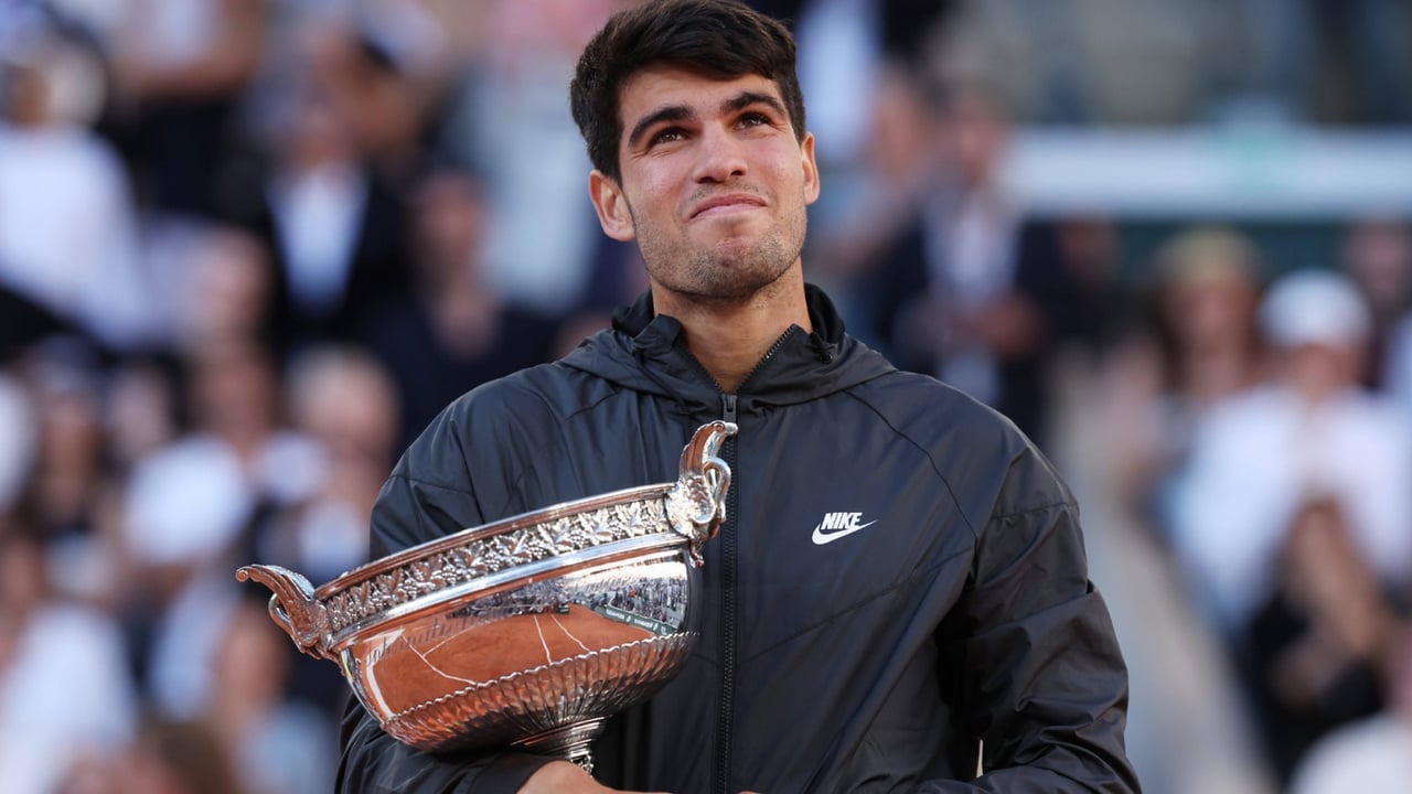 Tras Roland Garros, Carlos Alcaraz da un gran paso para repetir en Wimbledon
