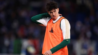 Bastoni elige al Barcelona, pero Deco tiene otras prioridades