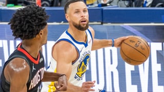 Stephen Curry y los Lakers intercambian papeles