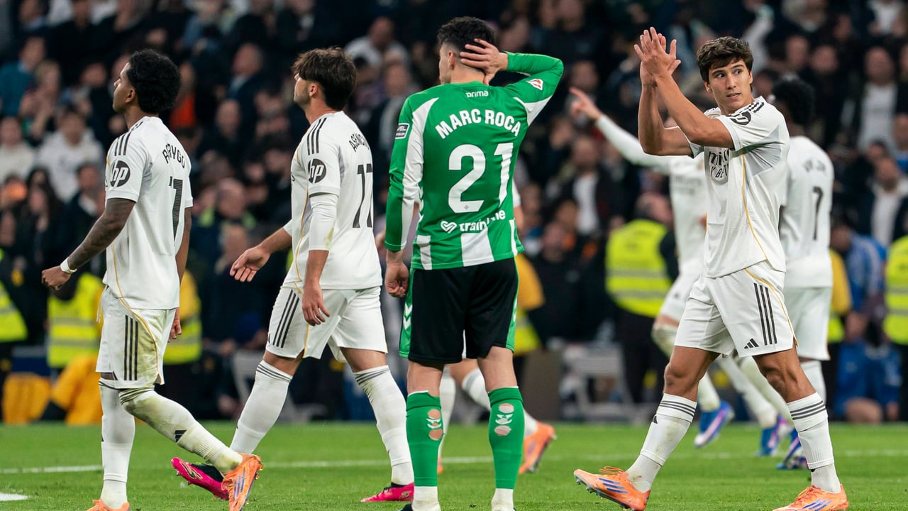 Autocrítica y reproches en el vestuario bético: "Ha sido muy duro"