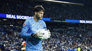 La Real Sociedad mantiene su plan en la renovación de Álex Remiro