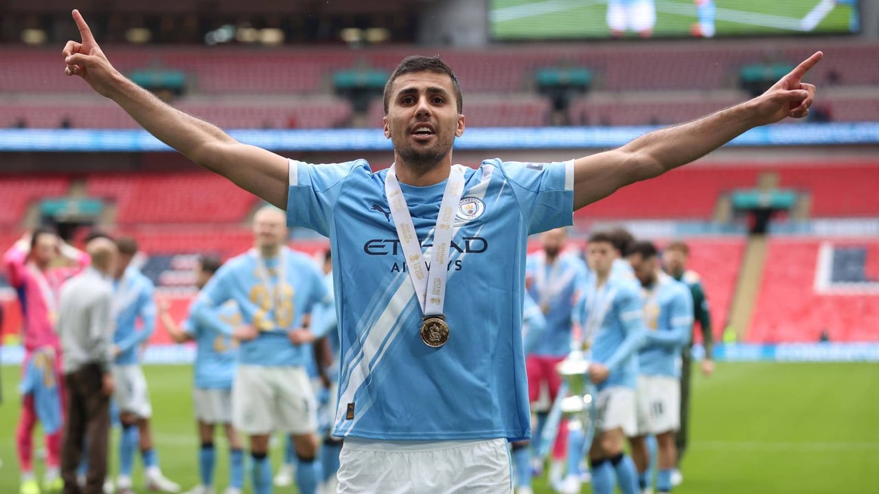 Rodri, que acaba contrato en junio de 2027, deja en espera su renovación con el Manchester City