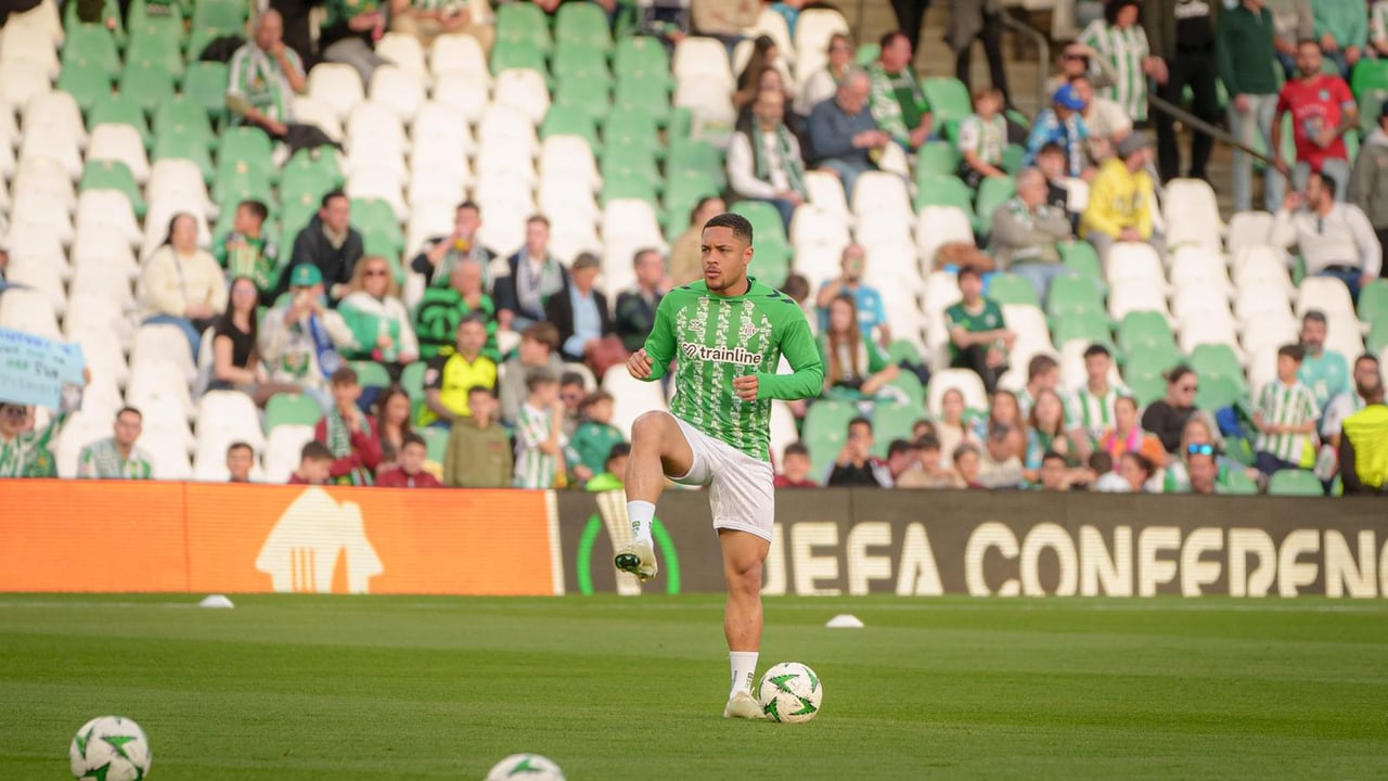 Manu Fajardo, menos tajante que Pellegrini sobre Vitor Roque: "Ojalá se pueda quedar..."