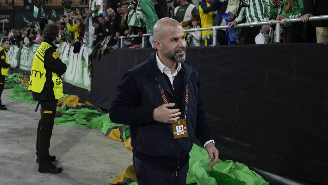 Tras Fran García, el Betis centra sus esfuerzos en el delantero centro