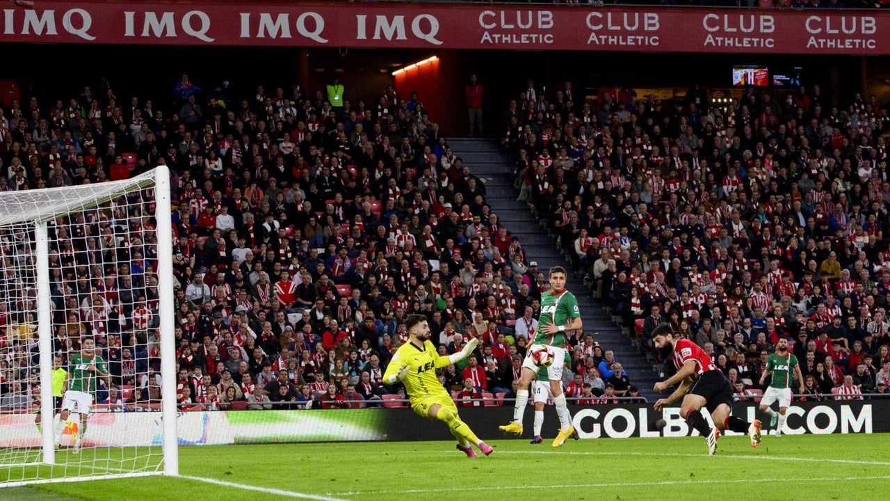 La afición del Alavés rechaza ir a San Mamés como protesta contra el Athletic