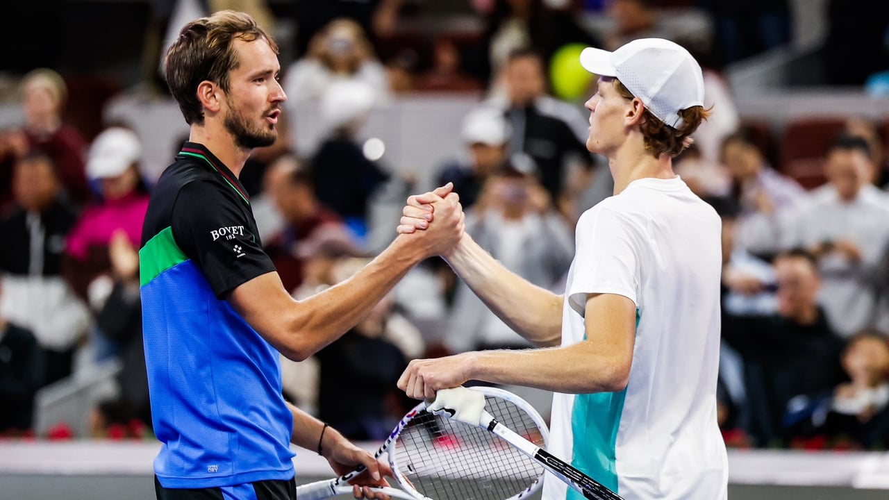 Sinner da la campanada en China