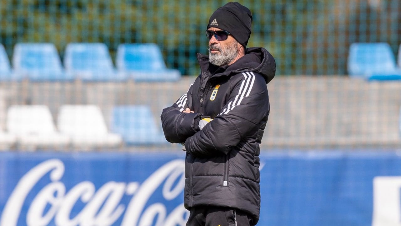 Cervera no conquista Oviedo y es destituido