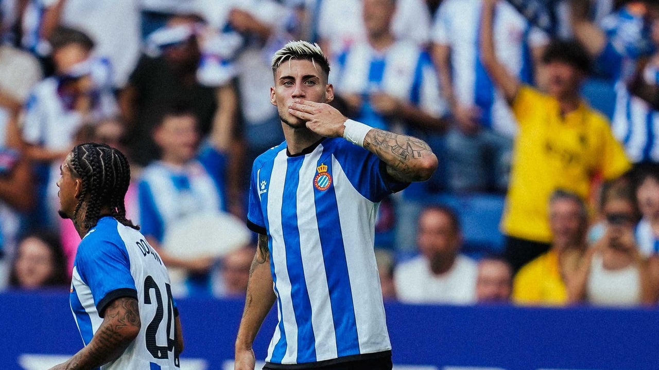Espanyol 3-0 Levante: El doblete de Roberto Fernández ilusiona a los pericos en su estreno en La Liga