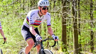 Tadej Pogacar echa el freno con la Paris-Roubaix