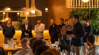 El Real Betis organiza una comida de conjura colectiva antes de recibir al Sevilla FC: "Todos juntos para El Gran Derbi" 