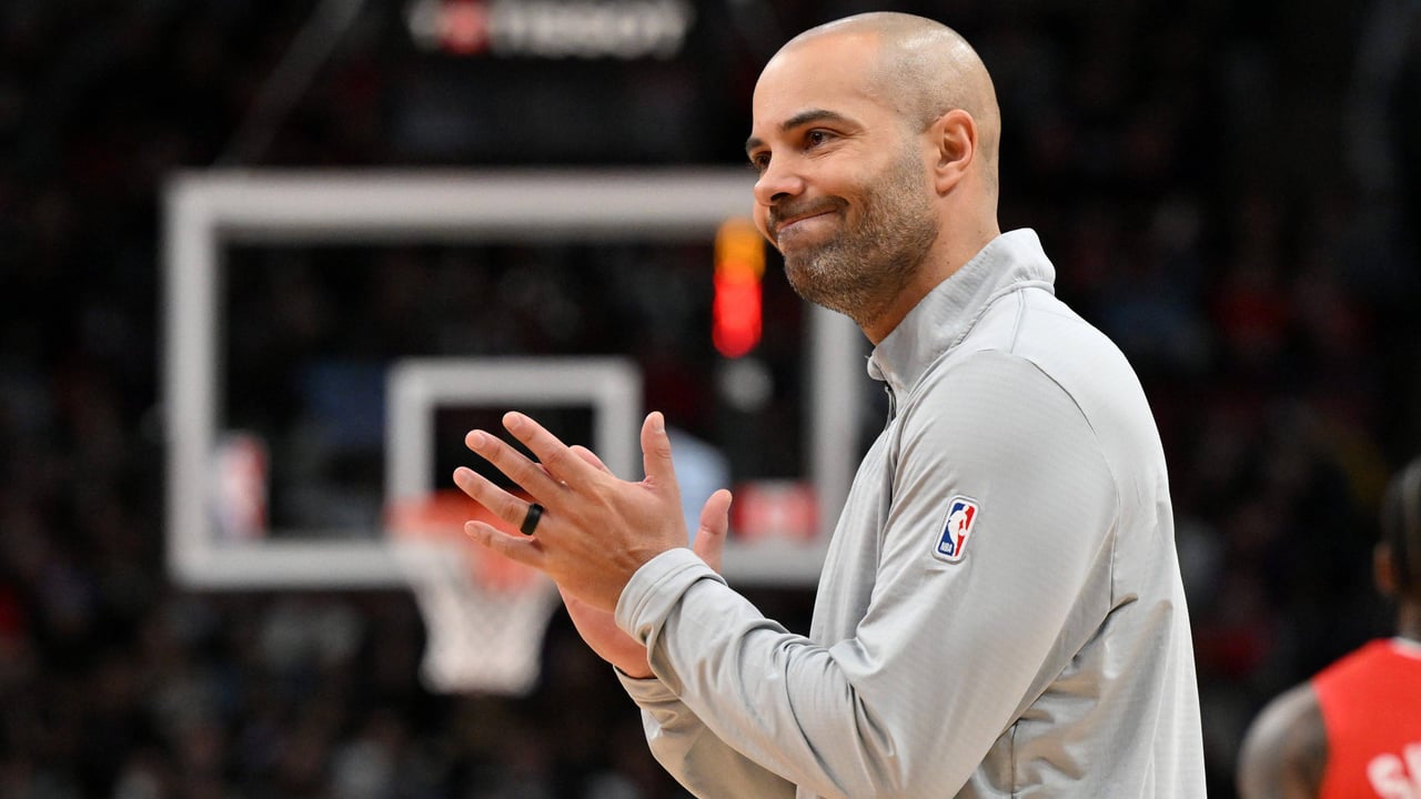 Jordi Fernández triunfa en la gran noche de Curry y Lebron