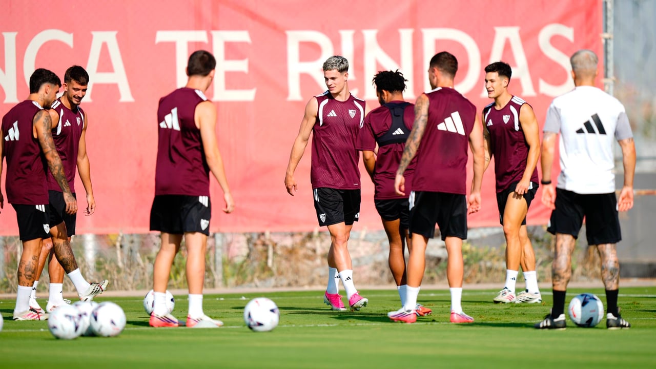 El Sevilla vuelve al trabajo con Agoumé, Vargas y Guridi como protagonistas mediáticos