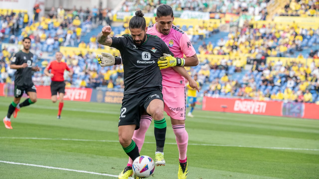 De vuelta al lugar de los hechos con un anfitrión indeseado