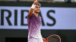 Un virus empuja a Cobolli a la final de Roland Garros