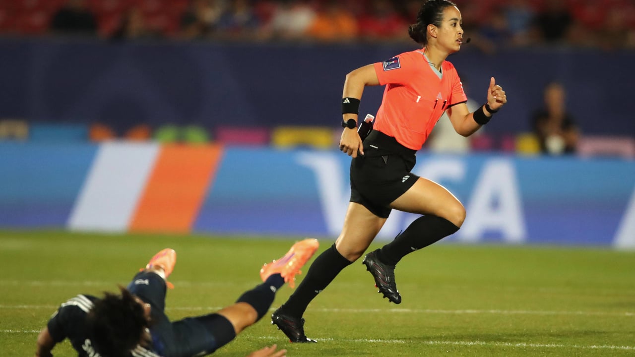 Katia Itzel Garcia rompe barreras en el arbitraje