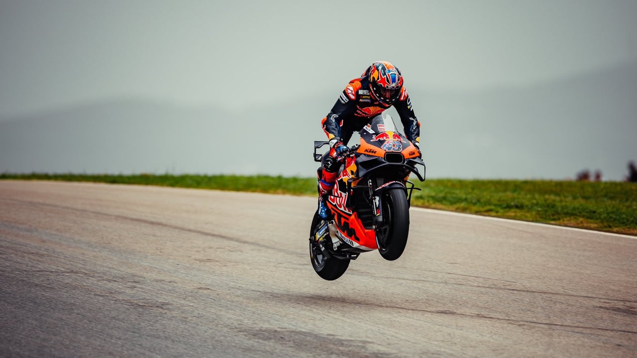 Marc Márquez da el susto y Pedro Acosta paga la novatada en Portimao