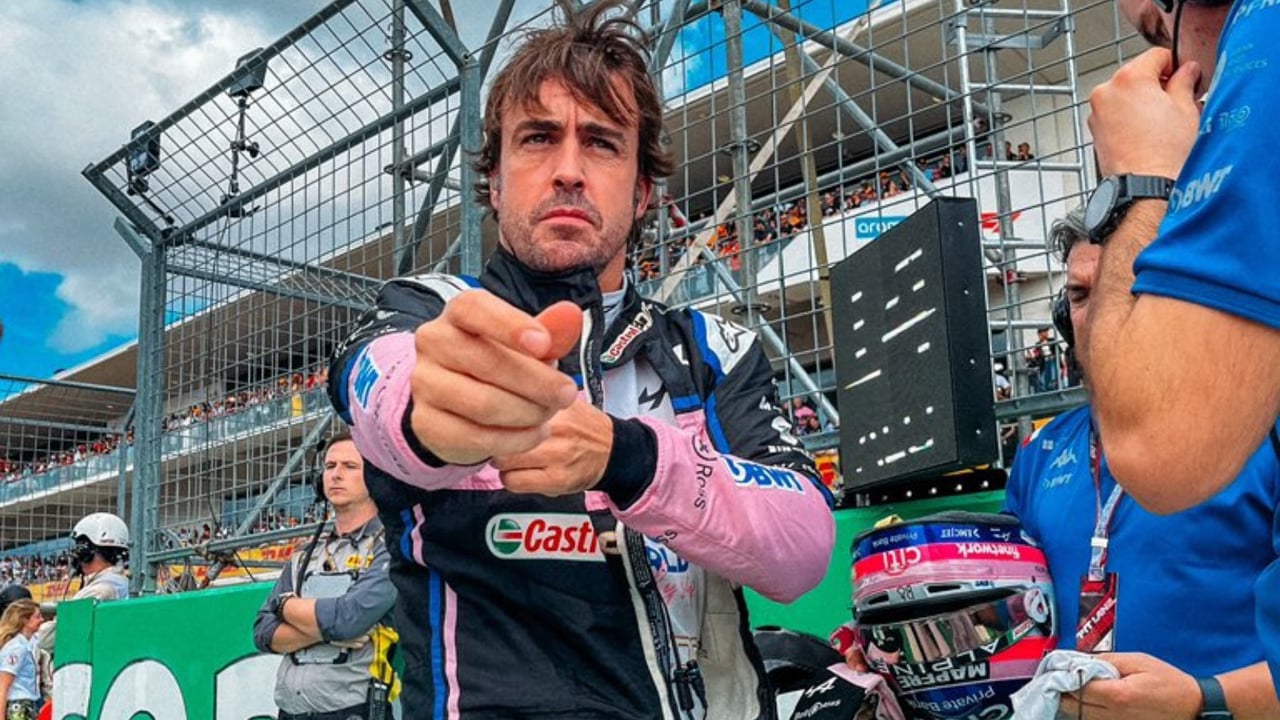 Echan a Sainz, Alonso se exhibe y Red Bull gana el campeonato de constructores