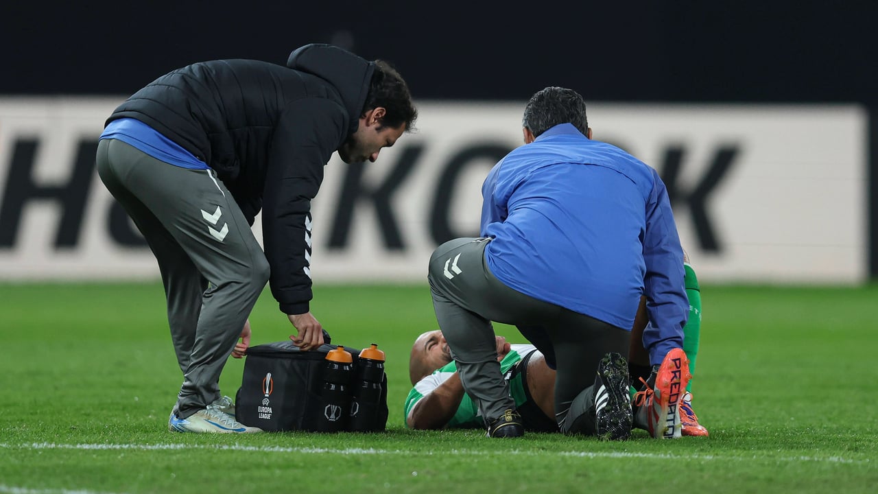 El Betis afronta salidas dolorosas y ultima la reestructuración de sus servicios médicos: "Me inunda la tristeza"