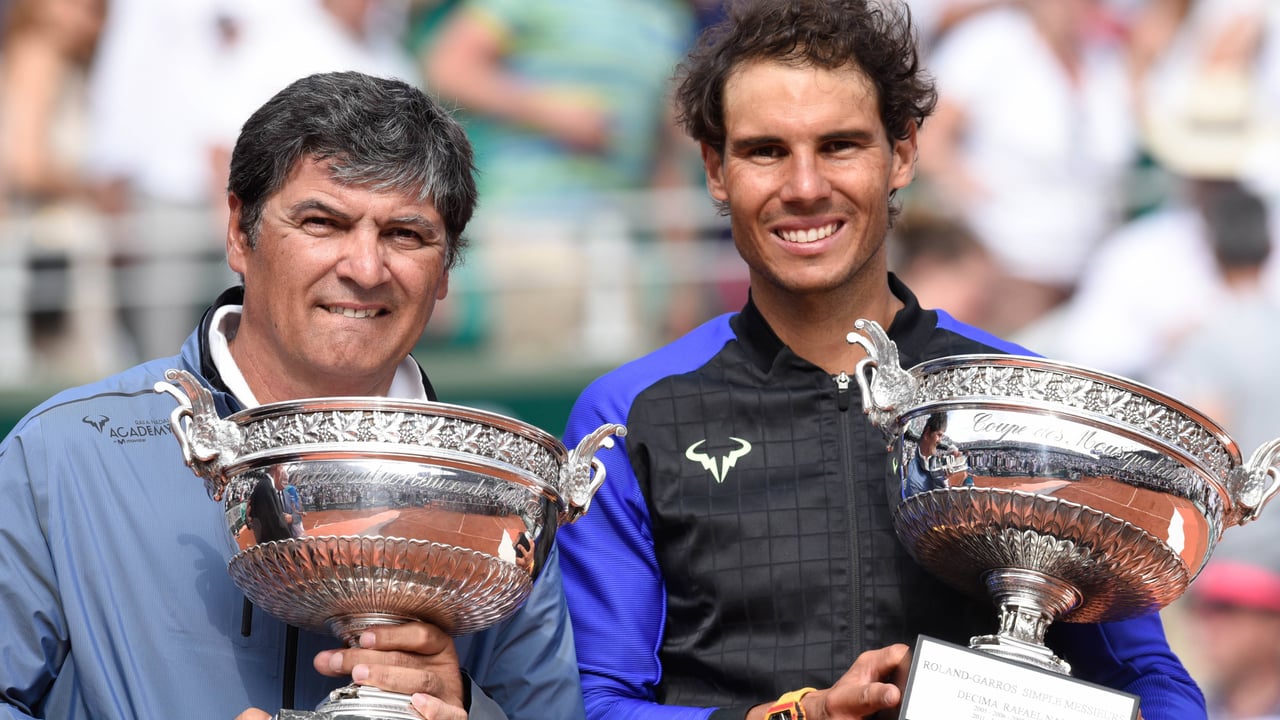 Toni Nadal, histórico entrenador de Rafa Nadal, revoluciona el futuro del tenis: “Raquetas más pequeñas”