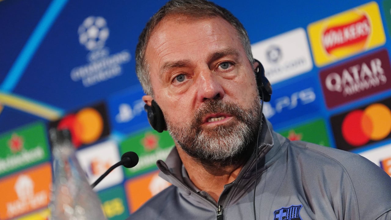 Flick: "Hemos perdido balones fáciles y pases fáciles. Va a ser muy difícil, pero todo es posible. Es todo lo que puedo decir."