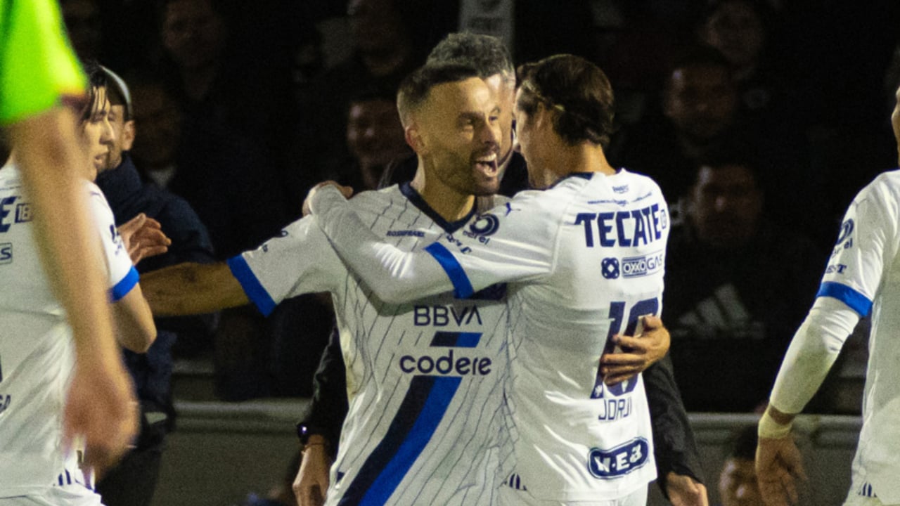 Sergio Canales empieza a cerrar bocas en Rayados