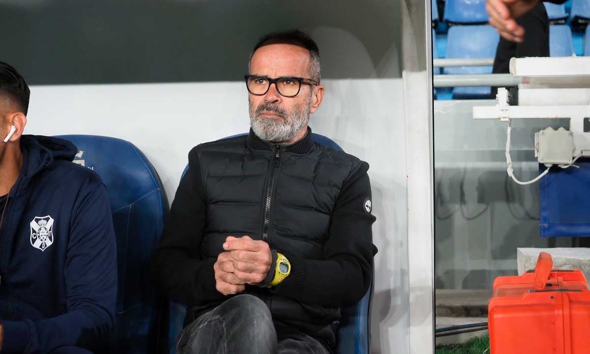 Álvaro Cervera apunta al Racing y al Oviedo