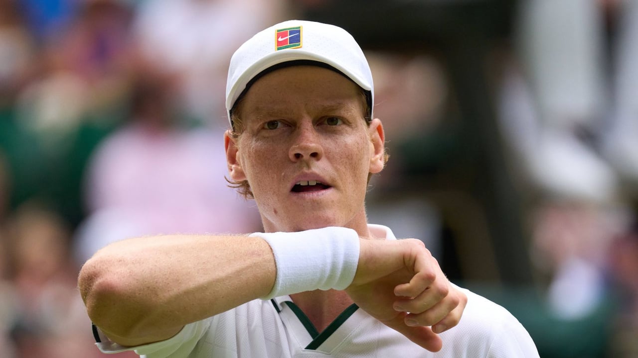Jannik Sinner da marcha atrás tras sus problemas en la rodilla