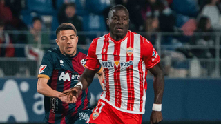 El Almería cumple, le mete presión al Deportivo de La Coruña y se encomienda al Real Zaragoza