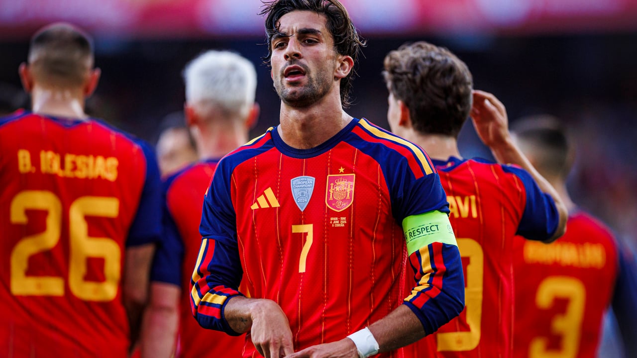 El PSG apunta a Ferrán Torres si se va Barcola