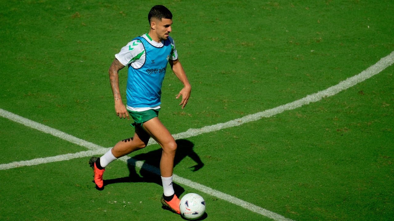 Dani Ceballos amplía hasta 14 las ausencias de Pellegrini para preparar el Betis - Ceuta de este jueves