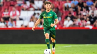 La insistencia de Iker Losada en el Betis con tres ofertas en cola