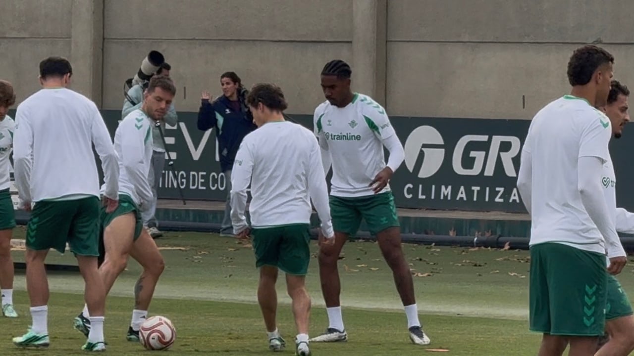 Junior Firpo reaparece con el Betis antes de regresar a la ilusión de la Copa del Rey