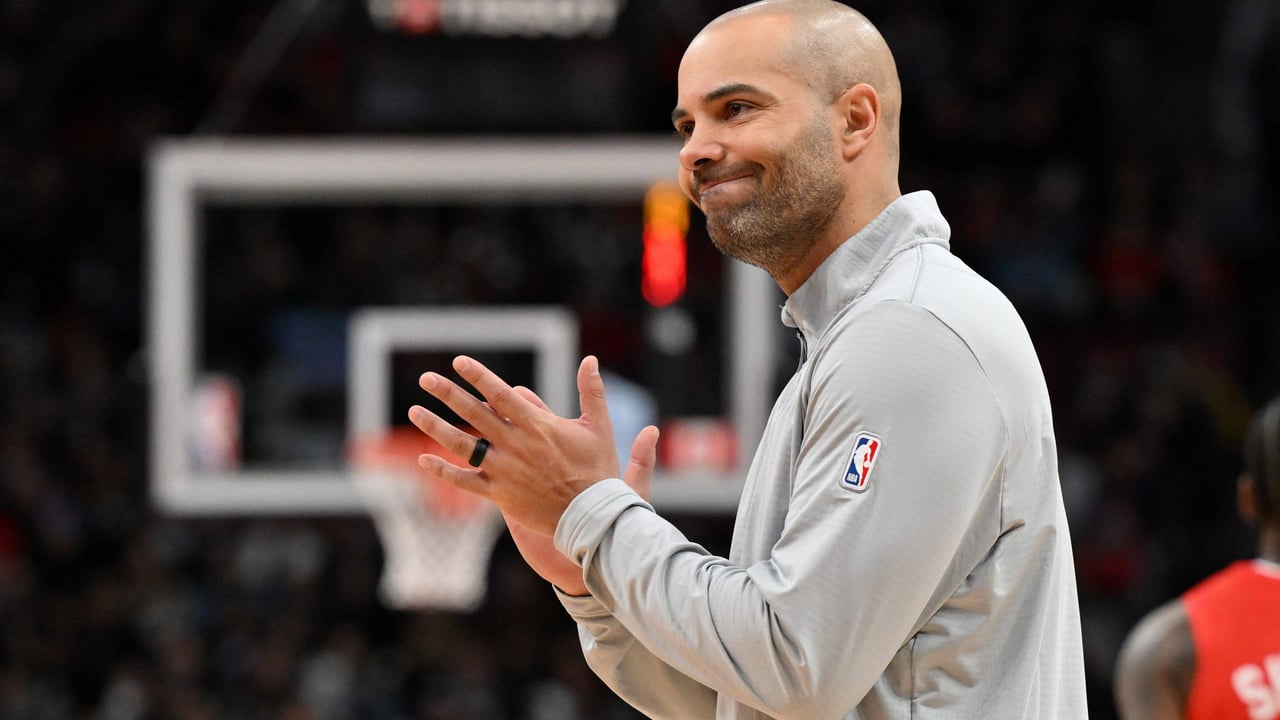 Jordi Fernández se hunde en NBA y LeBron James hace historia