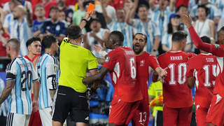 Las nuevas normas del Mundial que justifican la expulsión de Embolo ante Argentina