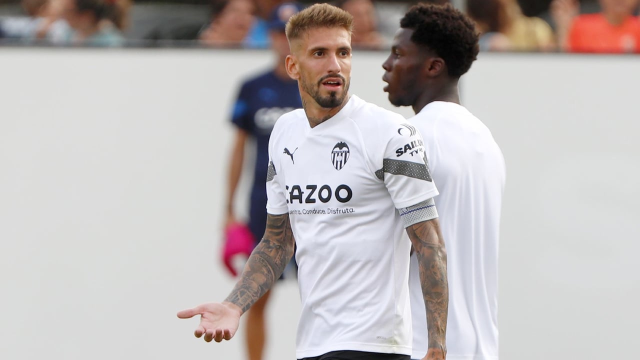 Samu Castillejo rechaza hasta cuatro ofertas para salir del Valencia