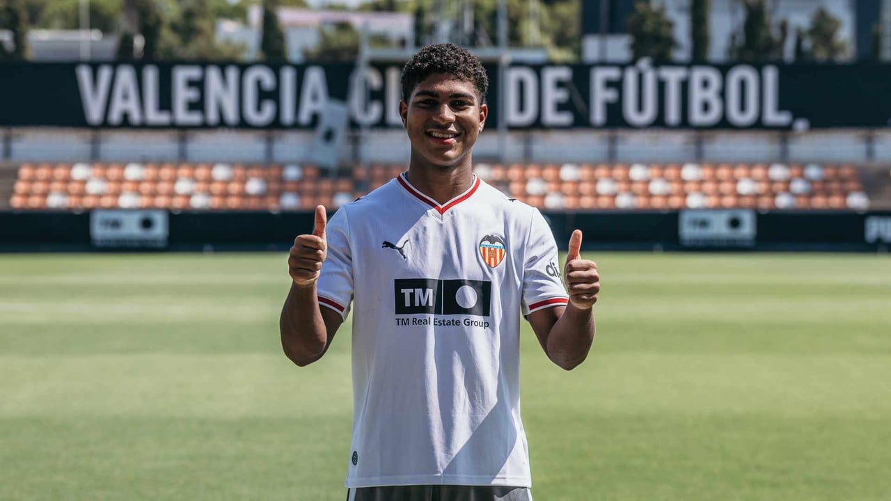 Román Davis hace méritos para que el Valencia active su fichaje a bajo coste