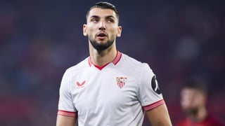 Solución exótica para resolver en el Sevilla el espinoso problema con Rafa Mir 