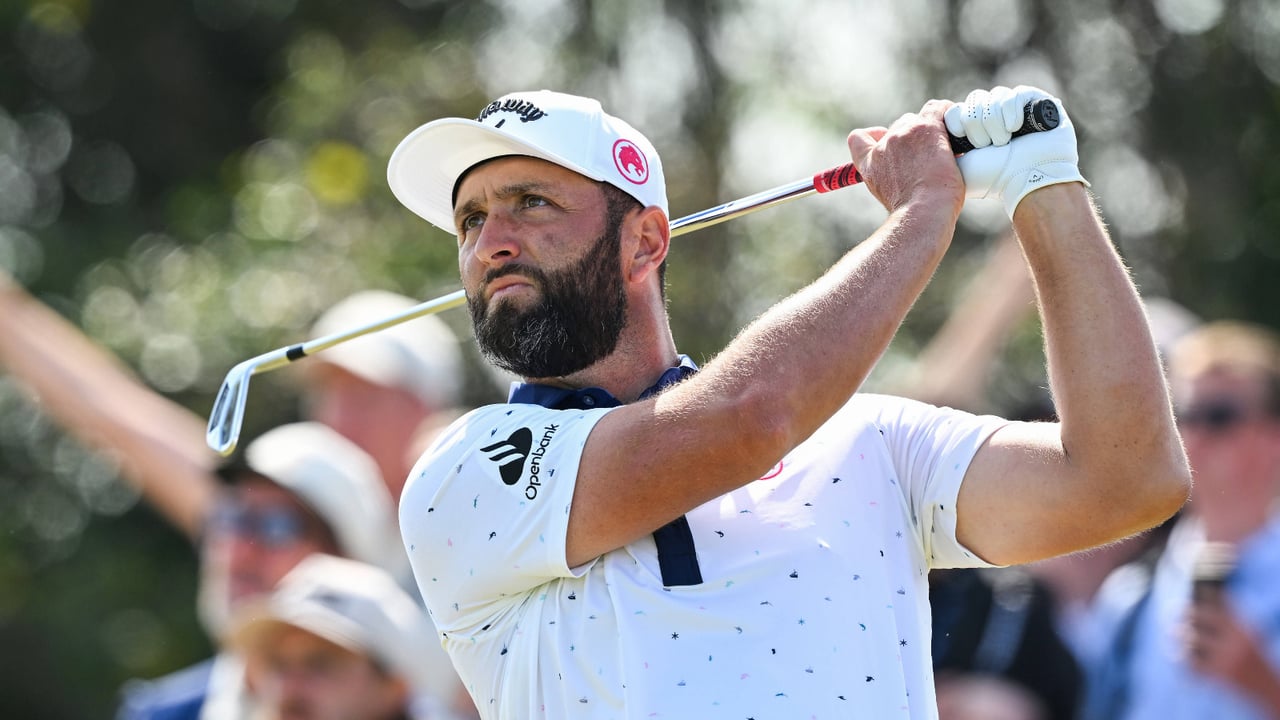Jon Rahm calla bocas y se estrena con convicción en tierras británicas