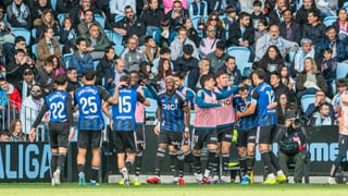 Celta 0-3 Oviedo: Fede Viñas predica el evangelio de la salvación en un desplome absoluto celeste 