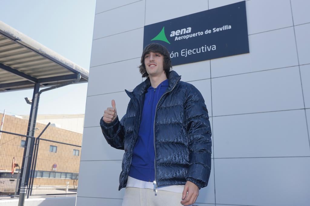 El cuarto ya está aquí: Bryan Gil aterriza en Sevilla