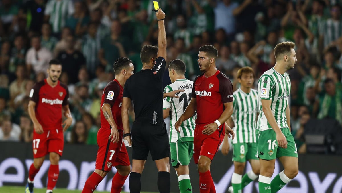 Gil Manzano, el árbitro de El Gran Derbi: talismán para el Betis, malos recuerdos en el Sevilla